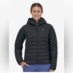 Patagonia Women’s Down Sweater™ Hoody in Black Size Small